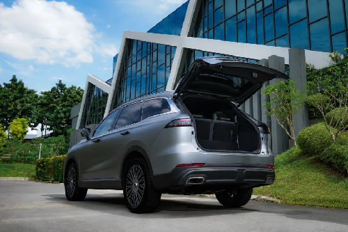 Trunk Open Closer View of Tiggo 9