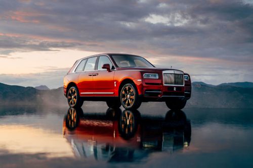 Rolls Royce Cullinan Front Cross Side View