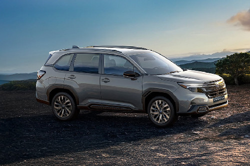 Subaru Forester Front Cross Side View