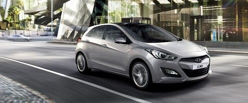 Hyundai i30 Front Medium View