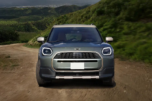 Full Front View of Countryman
