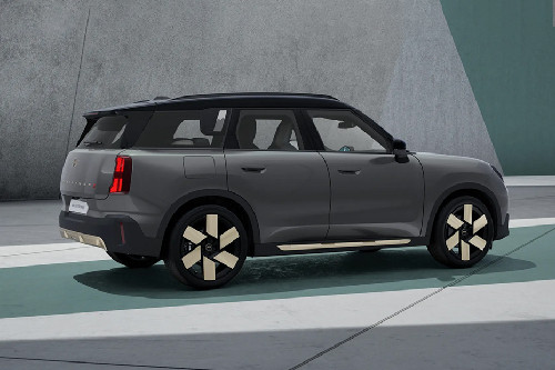 Countryman Rear Medium Side View