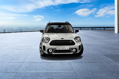 Full Front View of Countryman SE