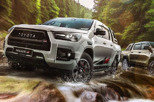 Hilux Tilted Front View