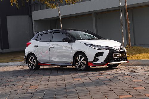 Toyota Yaris Front Cross Side View