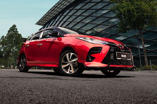 Yaris Front deep low Angle View