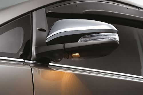 Toyota Innova Drivers Side Mirror Front Angle