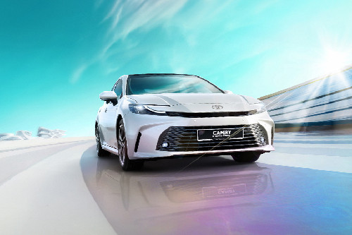 Camry Hybrid Tilted Front View