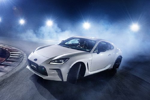 GR 86 Front deep low Angle View