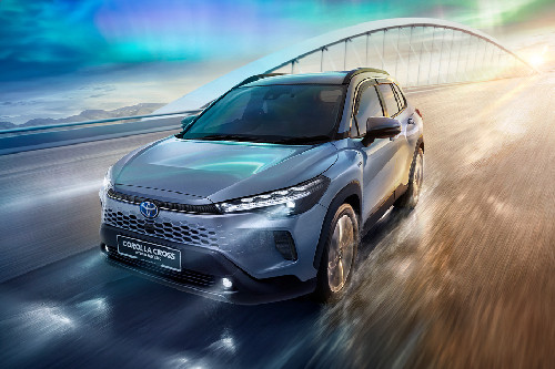 Toyota Corolla Cross Hybrid Front Side View