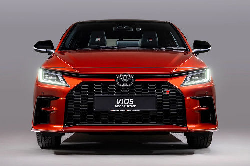 Full Front View of Vios HEV GR Sport