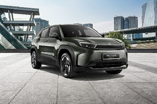 Toyota Urban Cruiser Front Cross Side View