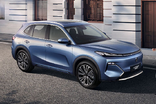 Proton e.MAS 7 PHEV Front Cross Side View