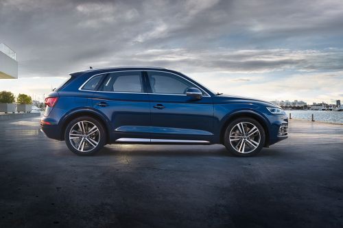 Q5 Rear Medium Side View