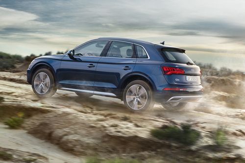 Rear Medium View of Audi Q5