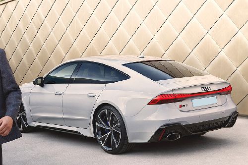 Rear Medium View of Audi RS 7 Sportback