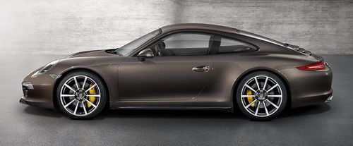 911 Carrera 4S Side view