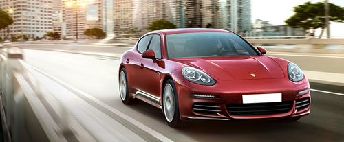 Porsche Panamera 4 Front Medium View