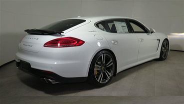 Panamera Turbo S Executive Rear angle view