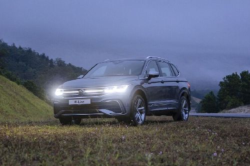 Tiguan Allspace Elegance Front deep low Angle View