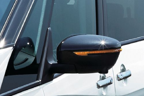 Nissan Serena Drivers Side Mirror Front Angle