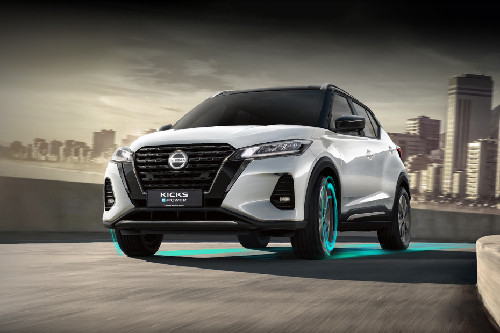 Kicks e-Power Front deep low Angle View