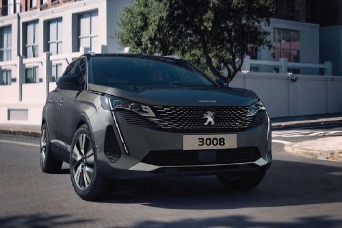 Peugeot 3008 Front Cross Side View
