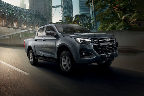 Isuzu D-Max Front Cross Side View