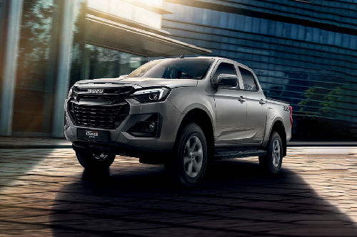 D-Max Front deep low Angle View