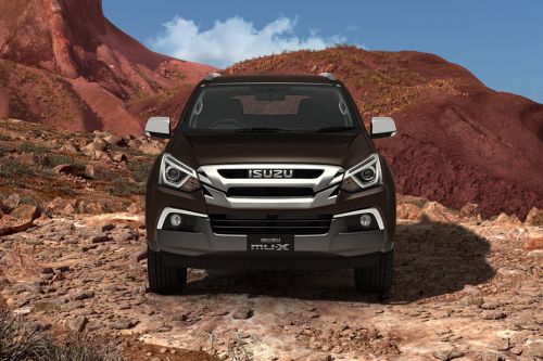 Full Front View of Mu-X