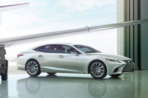 Lexus LS Front Cross Side View