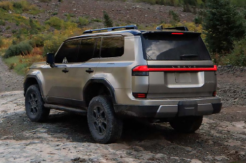 Rear Cross Side View of Lexus GX