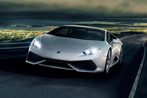 Huracan Spyder Tilted Front View