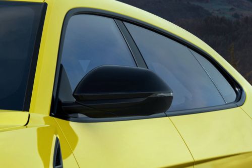 Lamborghini Urus Drivers Side Mirror Front Angle