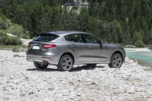 Maserati Levante Front Cross Side View