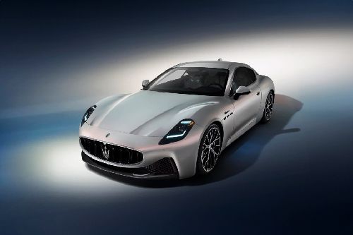 Maserati GranTurismo Front Side View