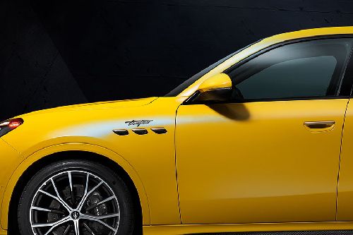 Maserati Grecale Drivers Side Mirror Front Angle