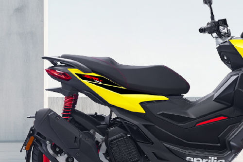 Aprilia SR GT 200 Rider Seat View