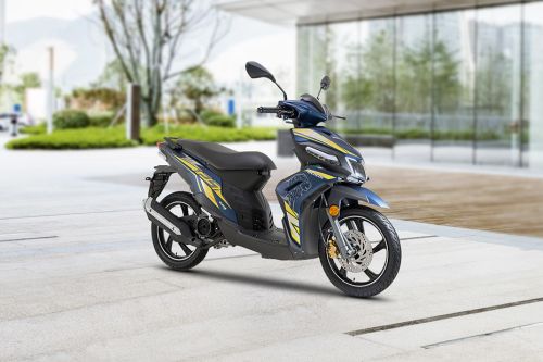 Benelli VZ 125i Slant Rear View Full Image