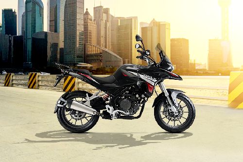 Benelli TRK 251 Right Side Viewfull Image