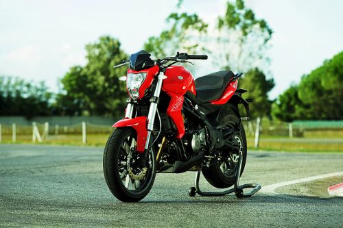 Motosikal Benelli TNT 300 2023 Malaysia