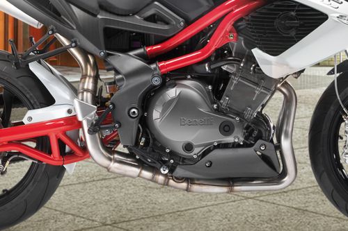 Benelli TNT 899 Engine View