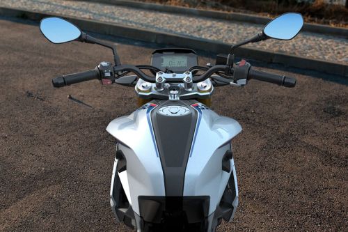 Power outlet BMW G 310 R