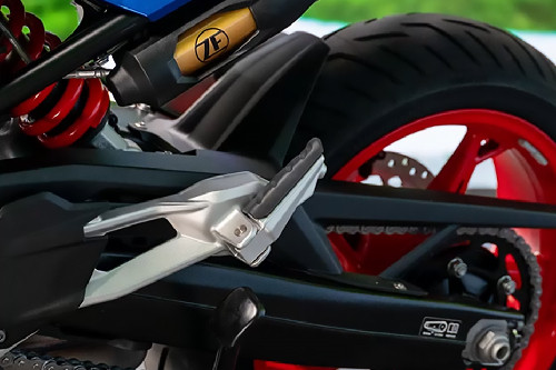 BMW F 900 XR Foot Rest View