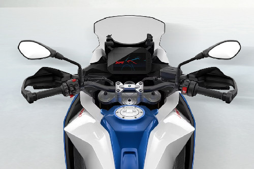 BMW F 900 XR Handle Bar View