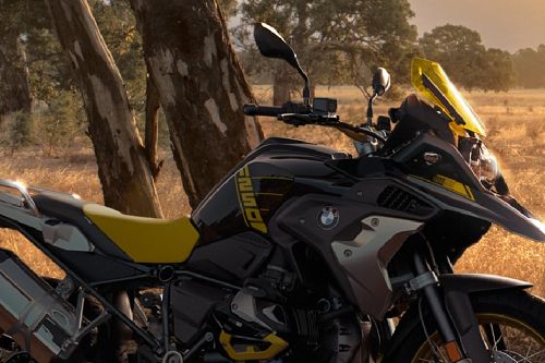 BMW R 1250 GS Edition 40 Years GS Fuel Tank View