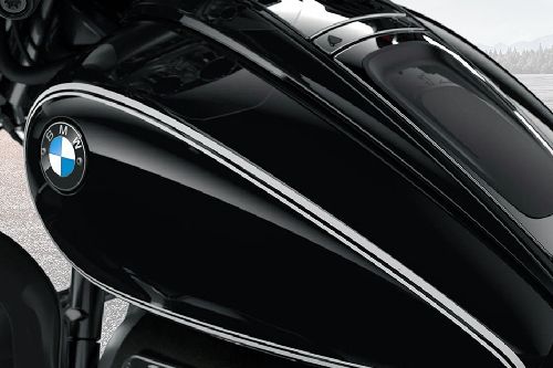 BMW R18 Transcontinental Fuel Tank View