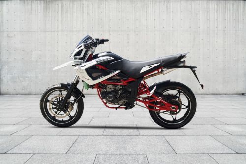 Daiichi Megelli 250 MR Left Side View Full Image