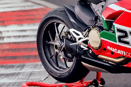 Ducati Panigale V2 Rear Tyre