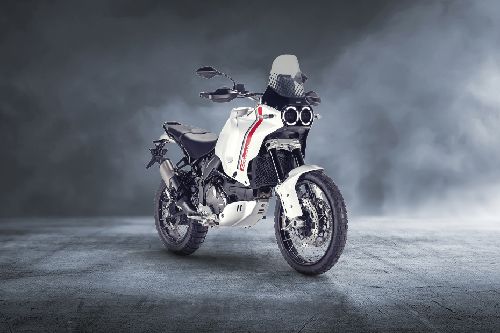 Motosikal Ducati Desert X RR22 2024 di Malaysia
